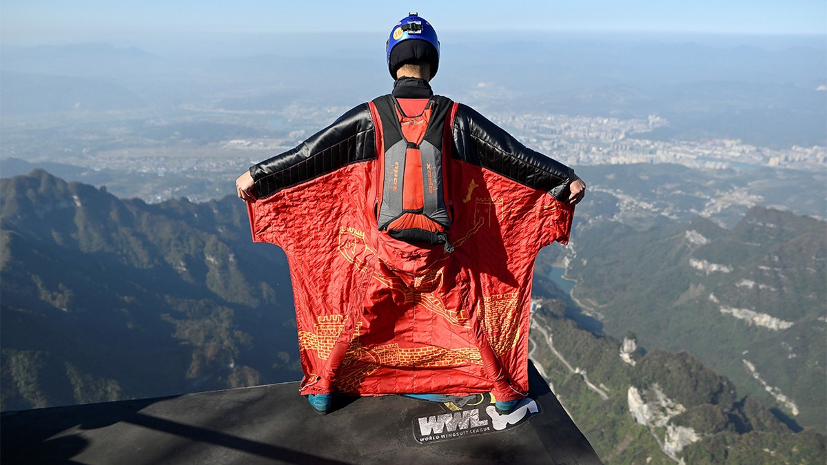 wingsuit jumper