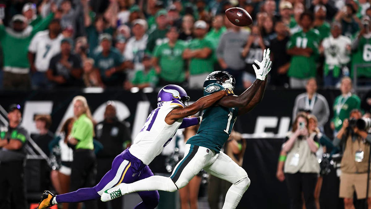 Eagles Downplay Heated Sideline Spat Between Jalen Hurts, AJ Brown ...