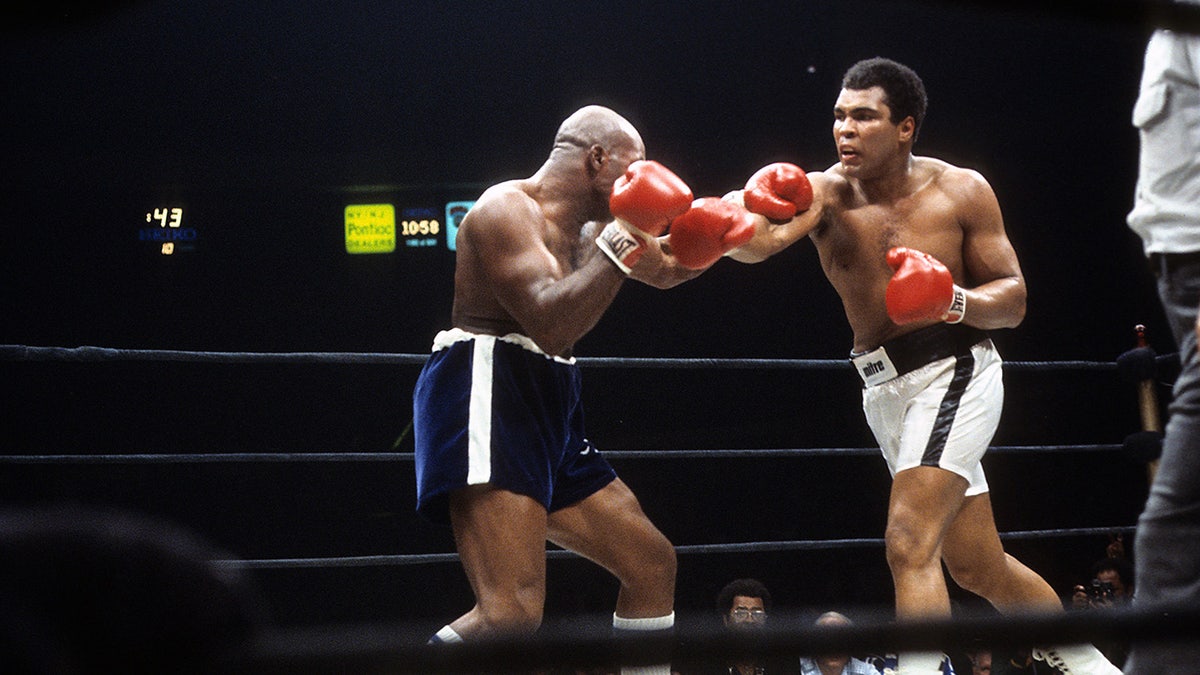 Muhammad Ali against Earnie Shavers