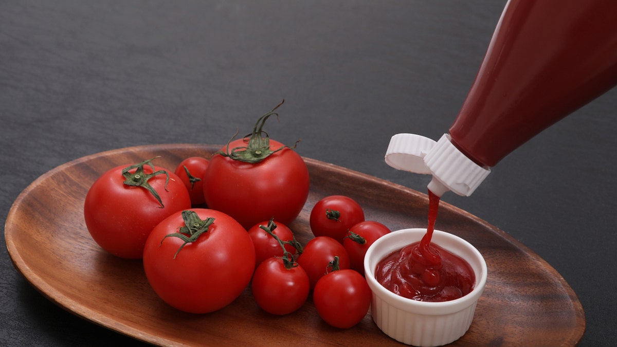 Ketchup Bottle Trick: How to Get Ketchup Out of a Glass Bottle