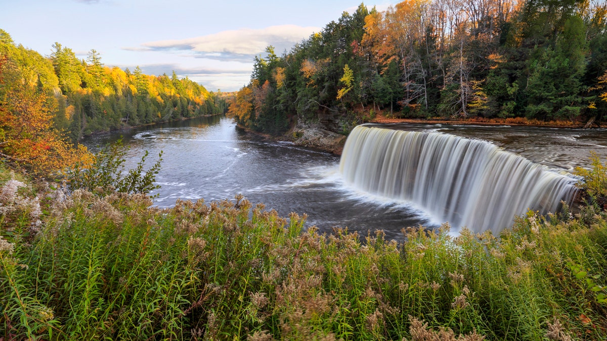 Tahquamenon Falls michigan