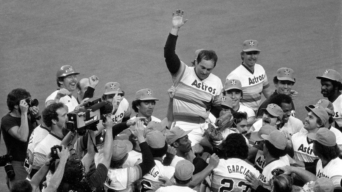 Nolan Ryan pitches 5th no-hitter