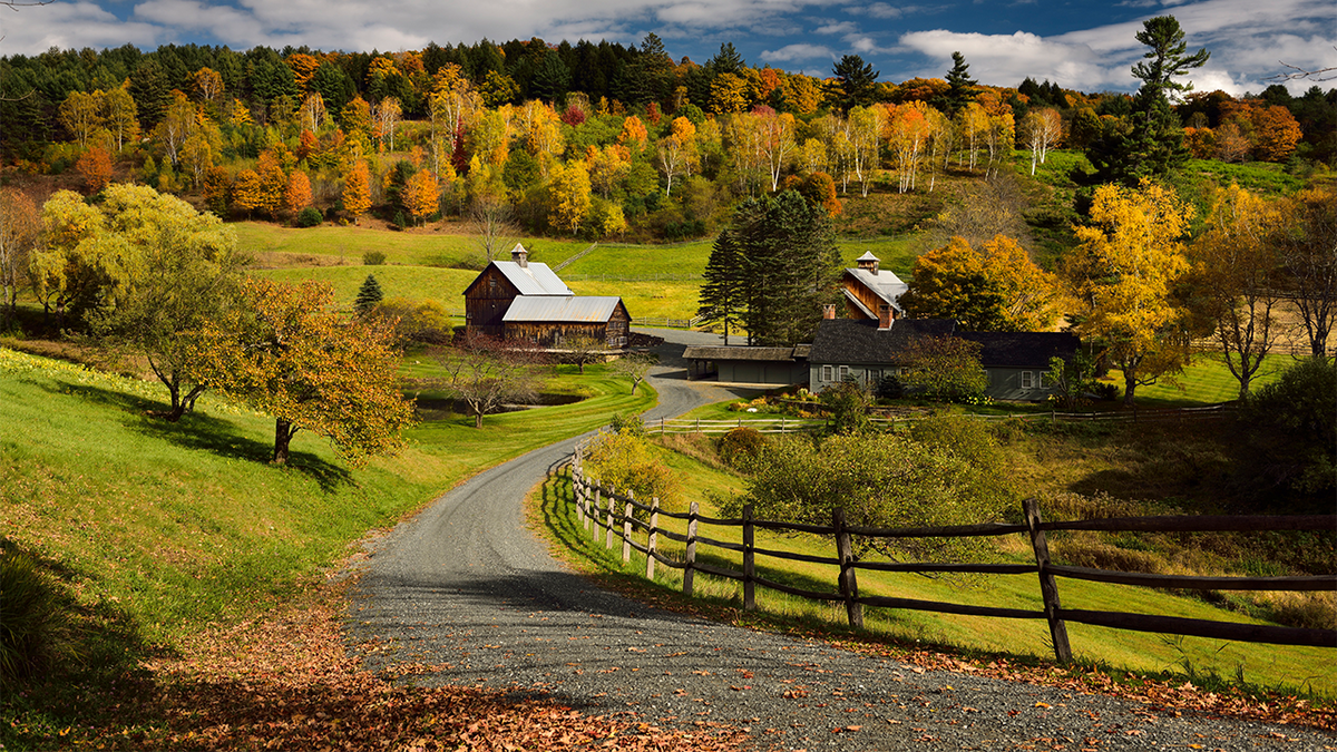 photo of fall foliage in Woodstock, VT