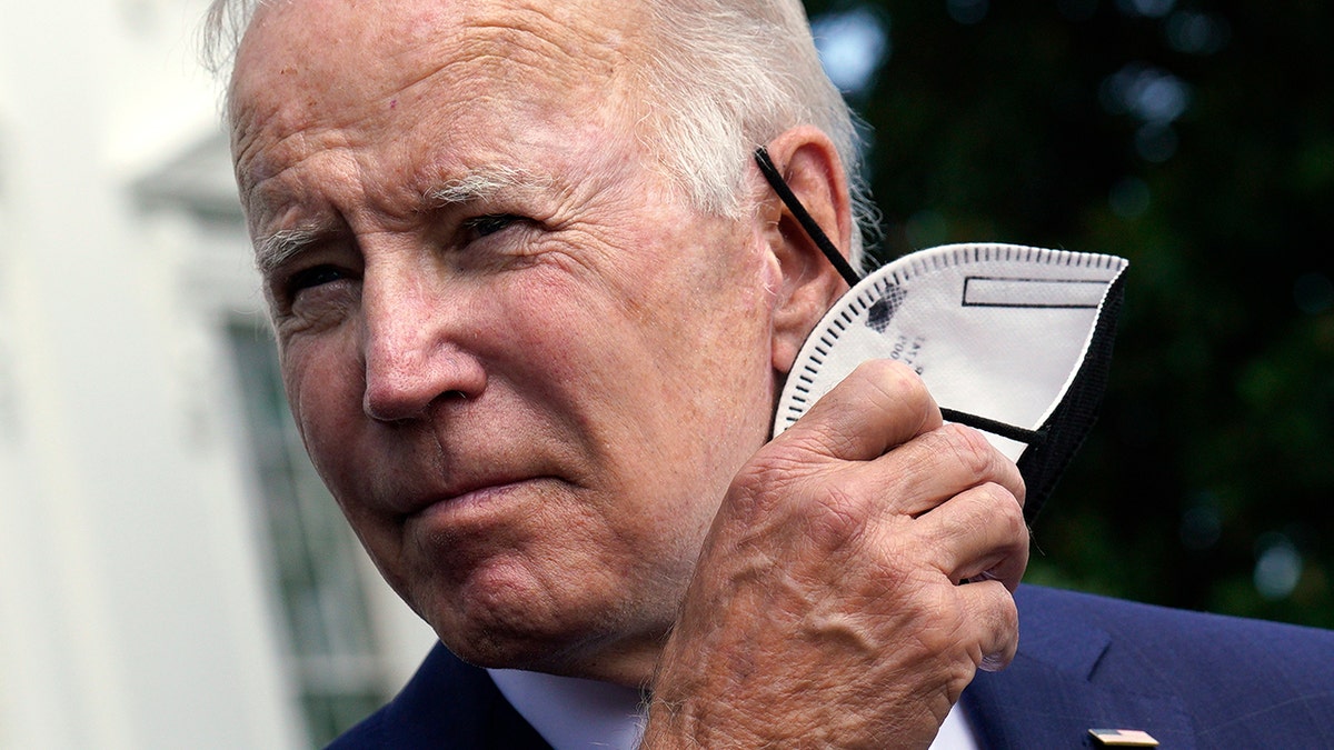 President Joe Biden with facemask