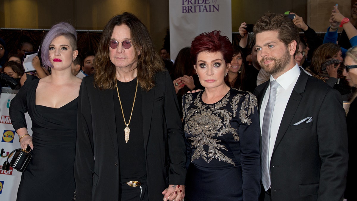 Ozzy Osbourne com sua família