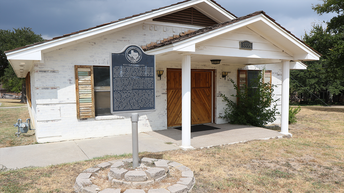 photo of historic church White Rock Chapel site in Texas