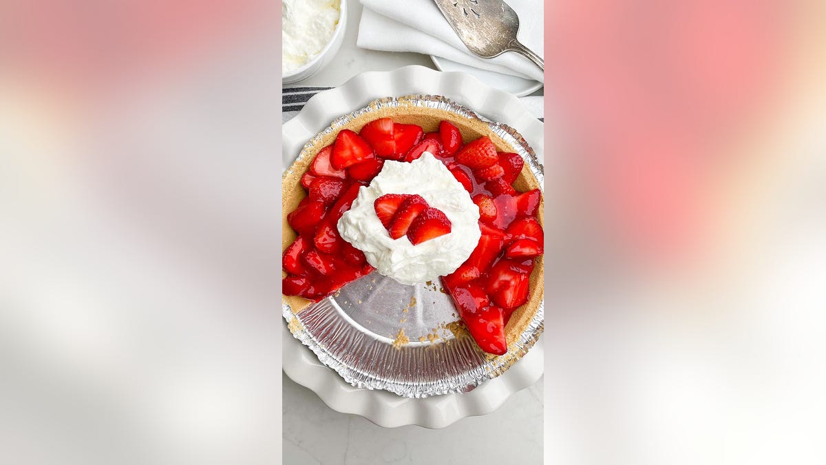 whole strawberry jello pie