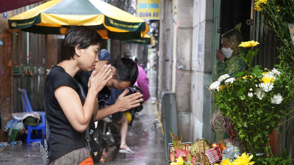 People pray