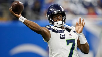 NFL ref hits Seahawks star with great line as QB protests penalty