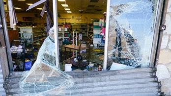 Philadelphia looting: Break-ins, 50 arrested as havoc continues for 2nd night leaving residents desperate