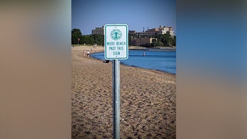 Chicago prankster places 'Nude Beach' sign on Loyola Beach, where clothing is required