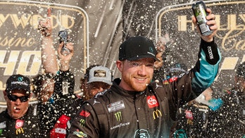 Tyler Reddick takes advantage of late caution to pick up critical win at Kansas