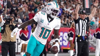 Dolphins outlast AFC East-rival Patriots behind Raheem Mostert's stellar  night