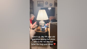 94-year-old woman travels across US to see 90-year-old sister one last time