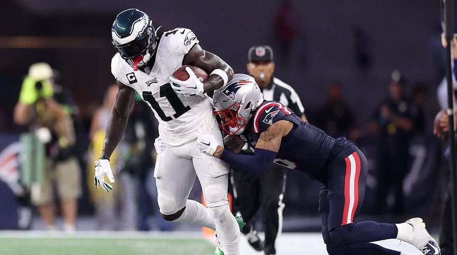 Eagles hang on to defeat Patriots on day New England honors Tom