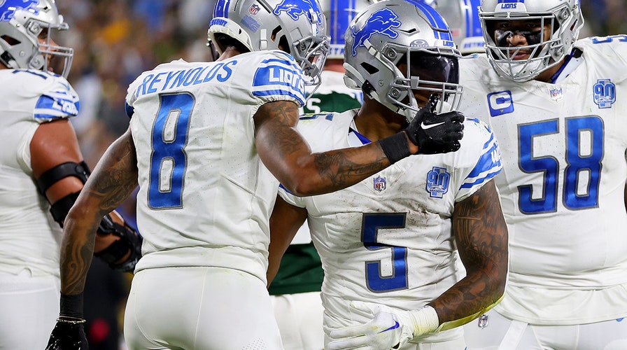 Lions carve up Packers behind David Montgomery's 3 touchdowns, 121 rushing  yards