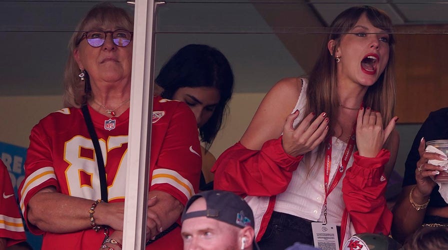 Taylor Swift cheers on the Chiefs, helps clean up suite