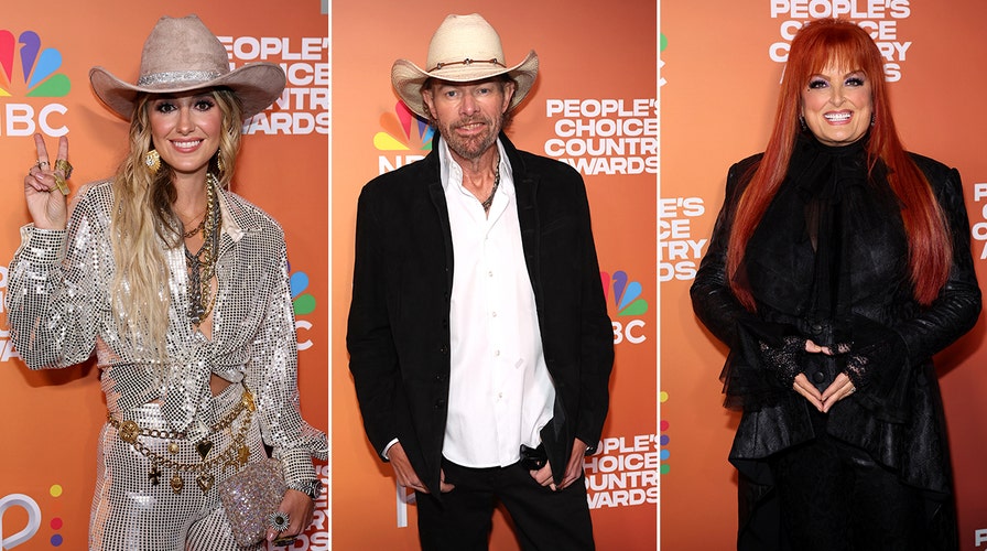 Toby Keith says 'it's pretty crazy' to be receiving the Icon Award at the 'People's Choice Country Awards'