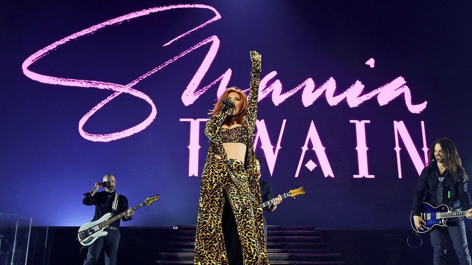 Shania Twain performing at her global tour "Queen of Me"