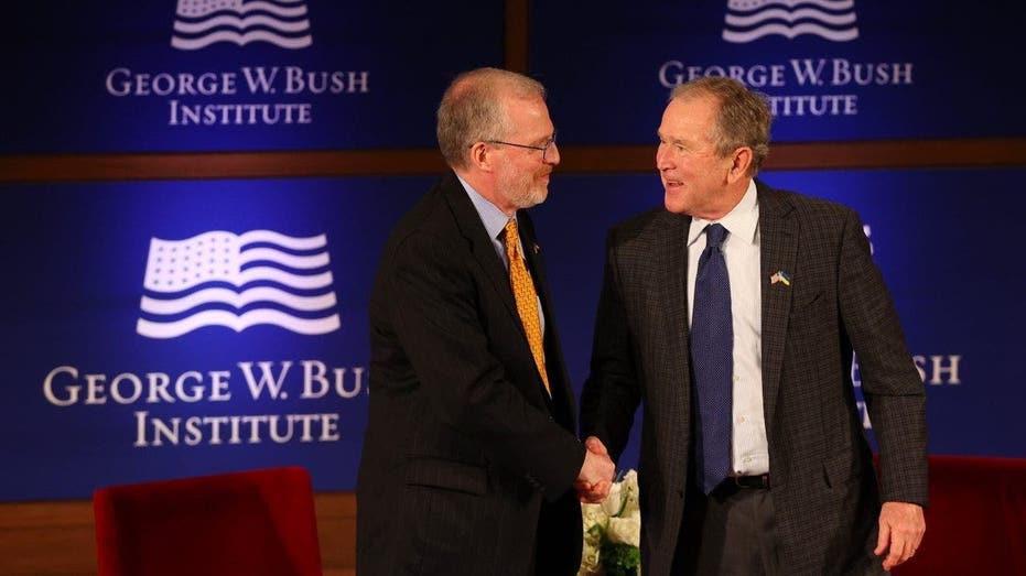 Bush institute exec pushing ‘civility’ pledge leaked Steele dossier to media outlet in 2016