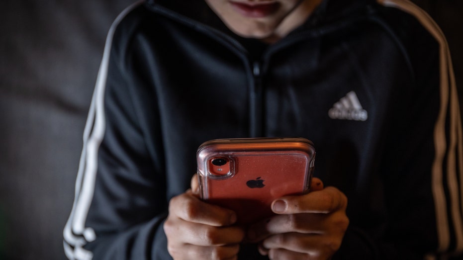 Irish parents take action on smartphones amid soaring concerns over children’s mental health