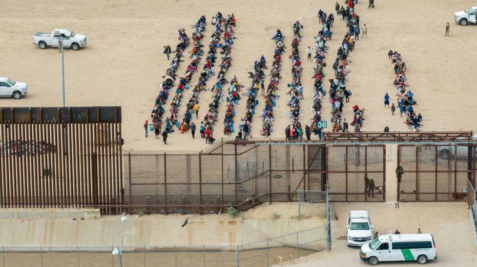 Border Patrol agents released over 900,000 illegal immigrants into US last fiscal year