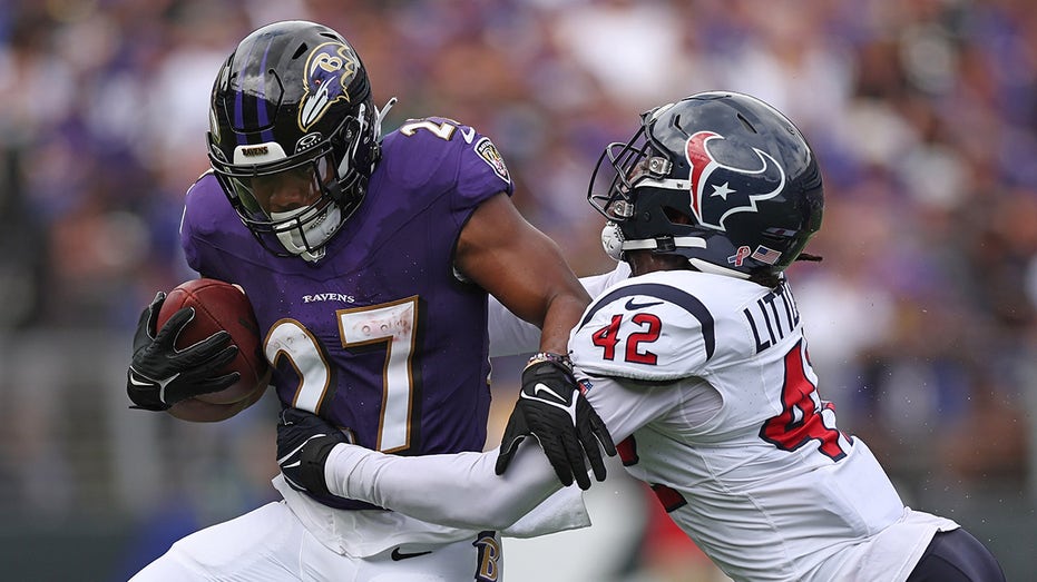 Ravens' J.K. Dobbins Shows Off New Jersey For First Time