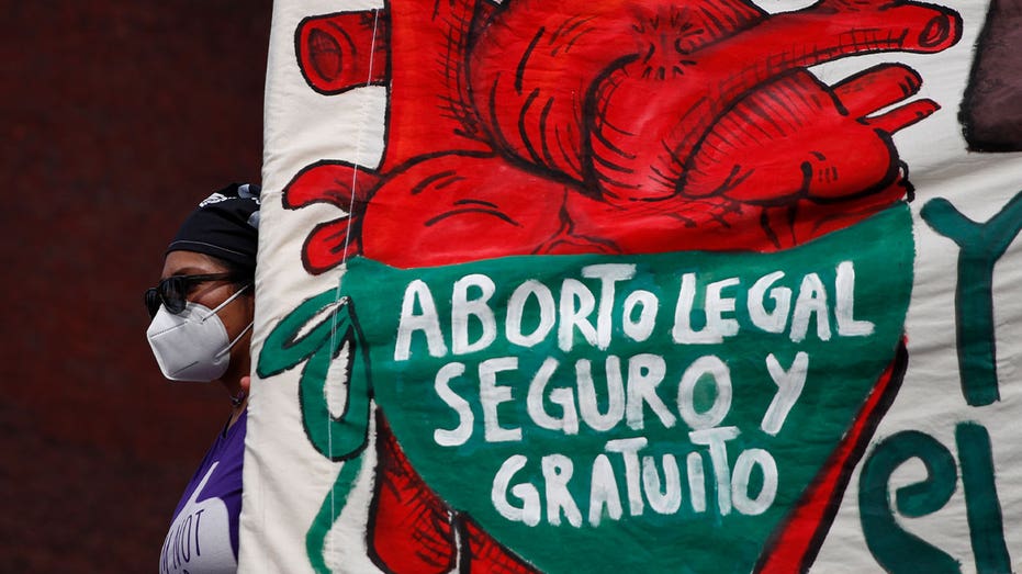 Mexico ends federal ban on abortion, but state restrictions remain