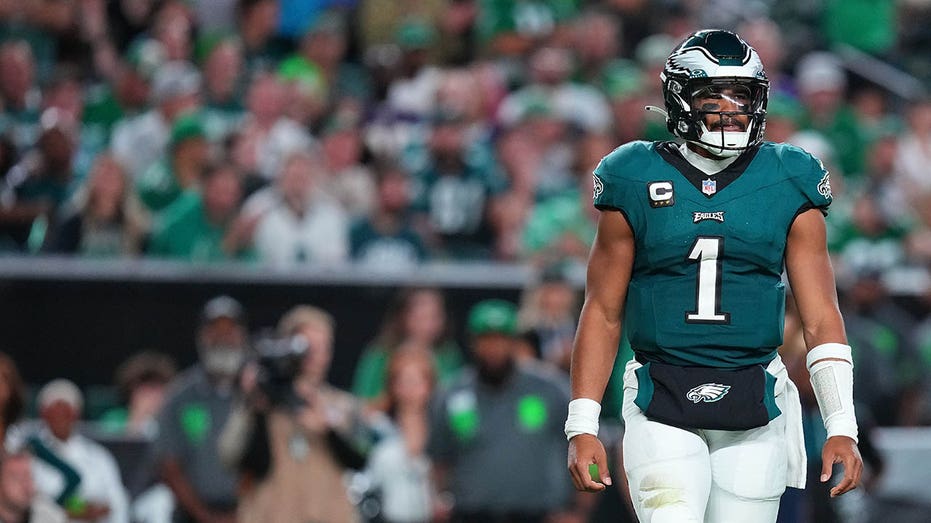 A.J. Brown - Fiery Jalen Hurts 'woke up' to lift Eagles to win - ESPN