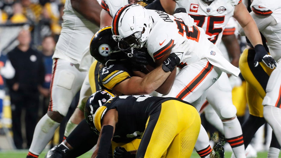 Steelers safety Minkah Fitzpatrick says the hit that injured Browns RB Nick  Chubb wasn't dirty