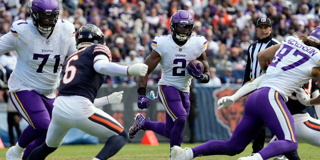 Vikings get a scoop and score from Jordan Hicks against Bears