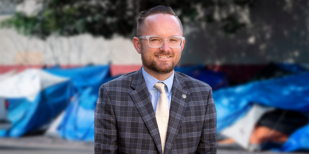 Southern California mayor who went from street addict to elected office battles city's homelessness problem - Vimarsana News