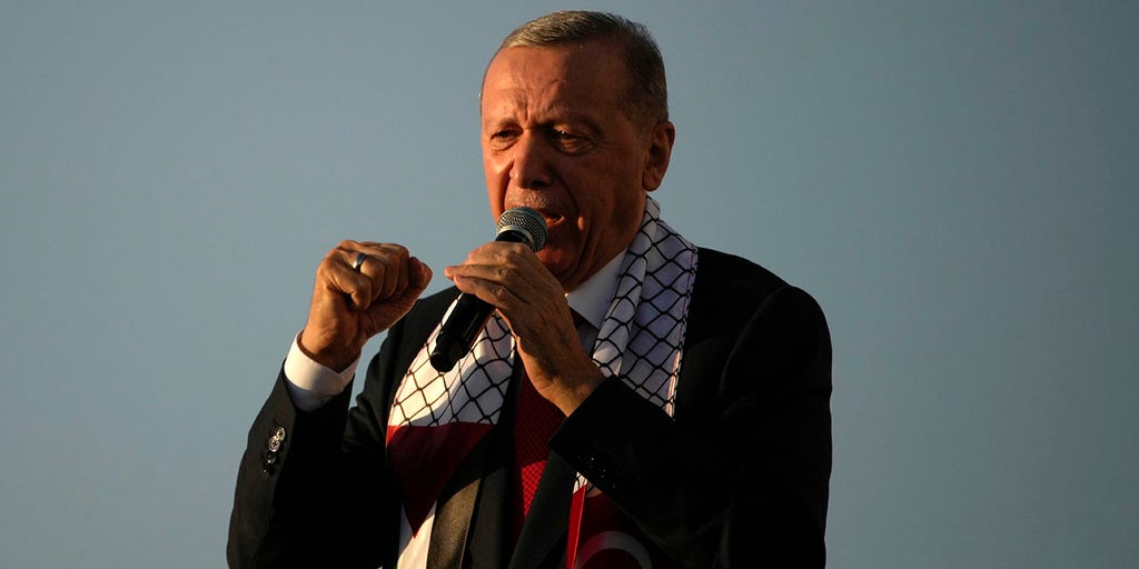 Turkey's Erdogan laments loss of Ottoman Empire at pro-Palestinian rally