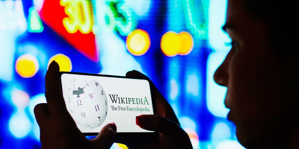 Robots could create a more reliable Wikipedia: study
