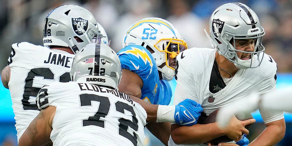 Chargers defeat Raiders 24-17