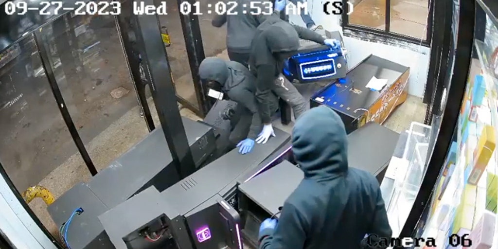WATCH: New footage of Philadelphia looters ransacking pharmacies, gas station with armloads of stolen goods - Vimarsana News