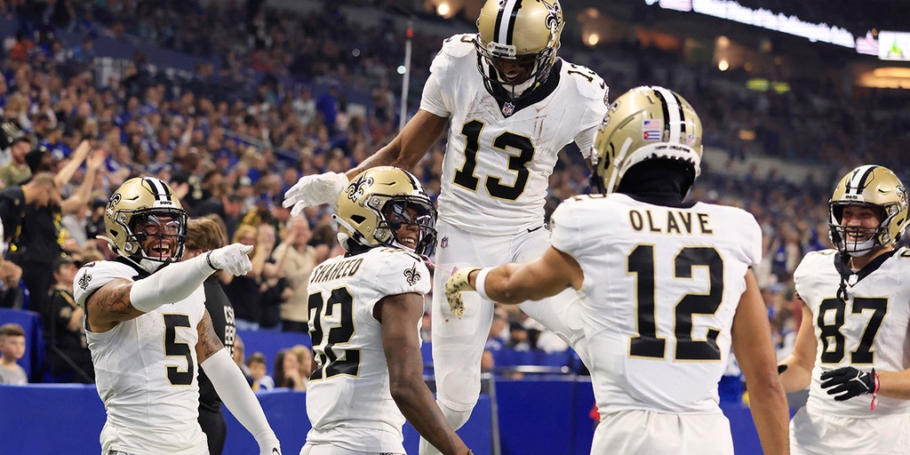 Saints offense explodes behind Derek Carr's big day in win over Colts