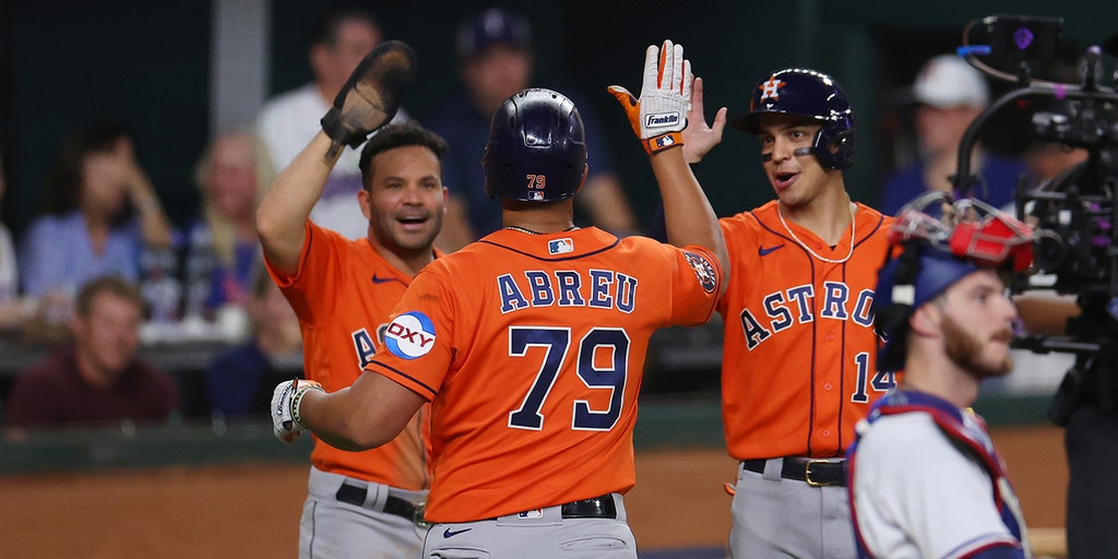 WATCH: Jose Abreu's bat wakes up vs. Rangers with HR blasts