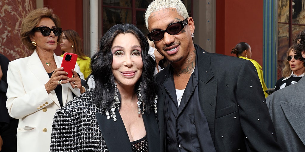 Cher broke her dating rule when Alexander 'A.E.' Edwards asked her out: 'I did what I said not to do!' - Vimarsana News