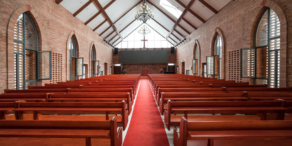 Chicago faith leaders brace for mass deportations, cease hosting in-person Spanish services: report