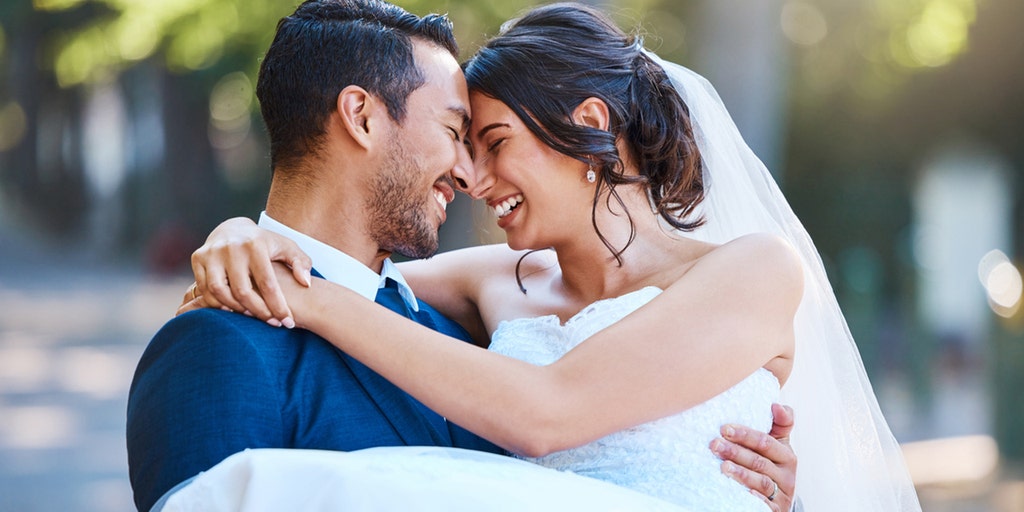 A wedding gift guide of practical yet unique items the bride and groom will love - Vimarsana News
