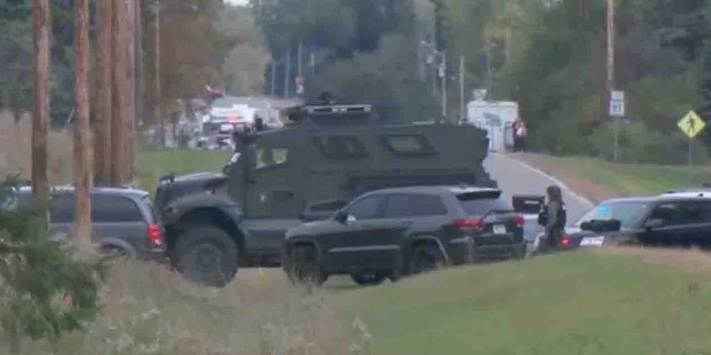 Five Minnesota officers shot while serving warrant, suspect in custody - Vimarsana News