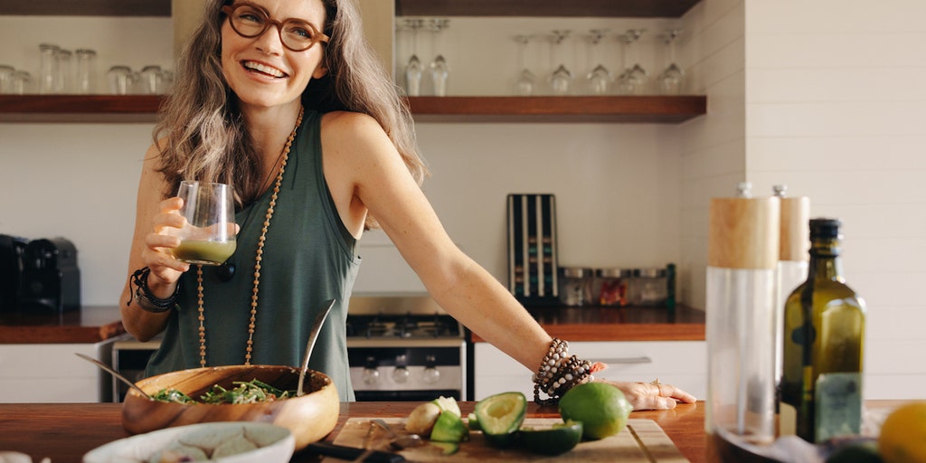 Alzheimer's risk is reduced among women who follow the DASH diet in their 40s, study finds - Vimarsana News
