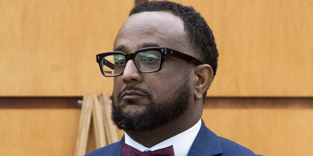 Medical expert says Manuel Ellis died from oxygen deprivation as Tacoma police restrained him - Vimarsana News