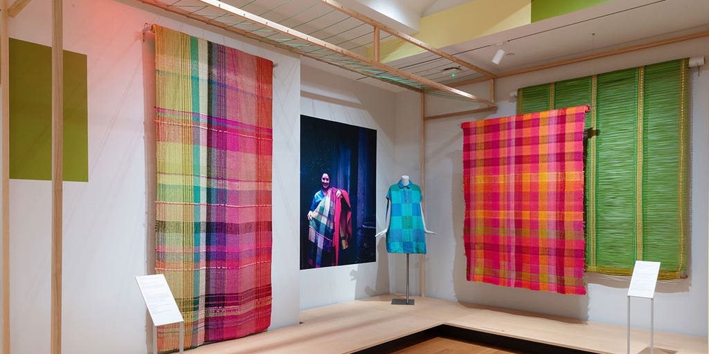 New exhibit in New York pays tribute to Dorothy Liebes, who popularized blingy, colorful textiles - Vimarsana News
