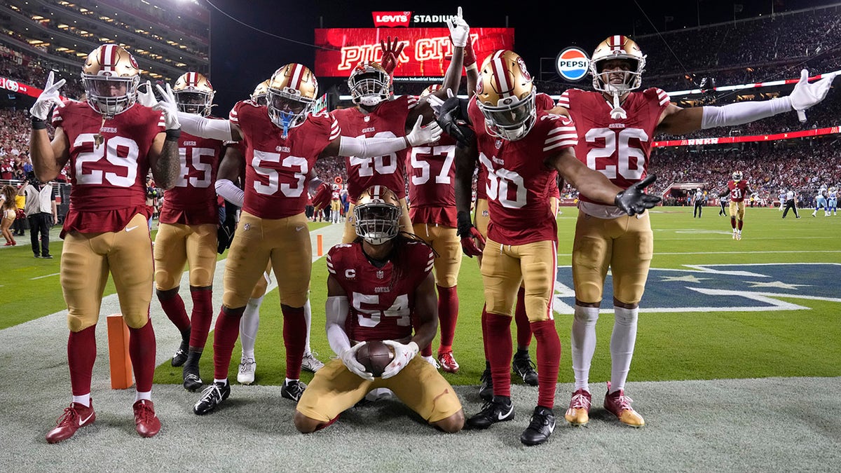 49ers defense celebrates