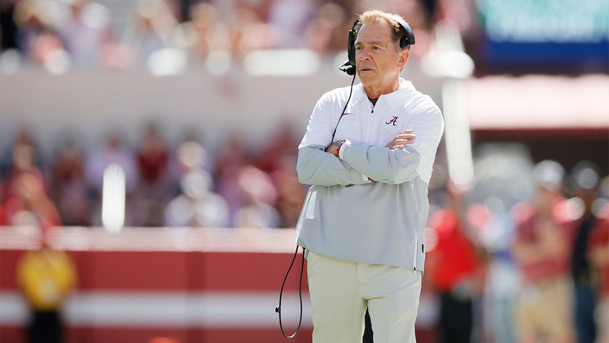 Nick Saban has one request for Alabama fans ahead of Tennessee clash 1 Nick Saban looks on against Arkansas