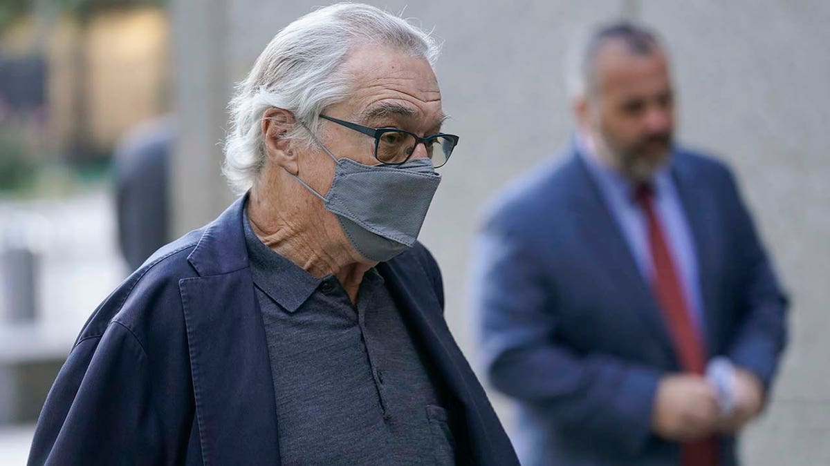 Robert De Niro arriva in tribunale a New York