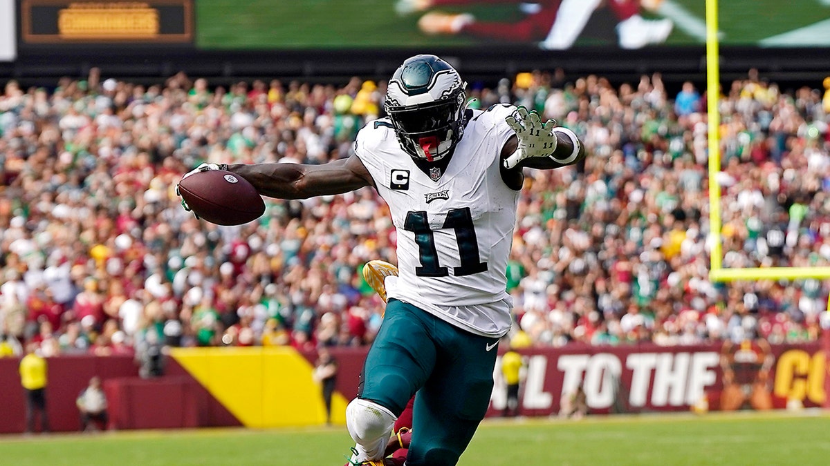 AJ Brown Sets NFL Record As Eagles Use Second-half Surge To Beat ...