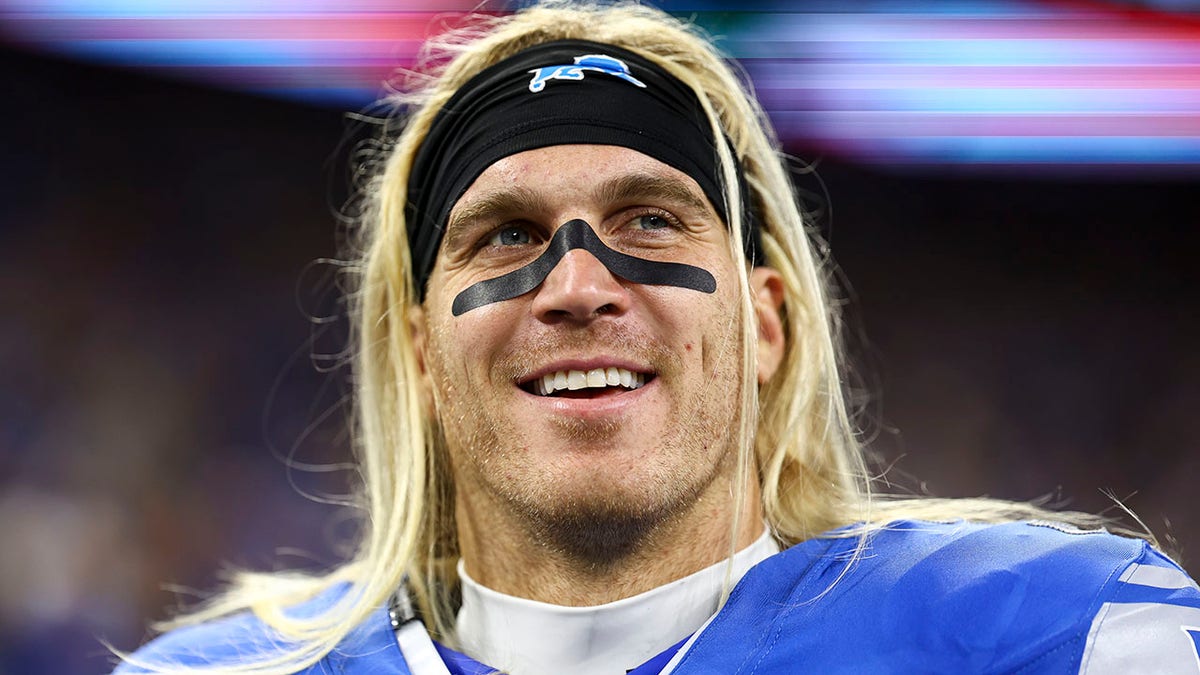 Lions' Alex Anzalone Makes Plea To Biden As Parents Among Those Trapped ...